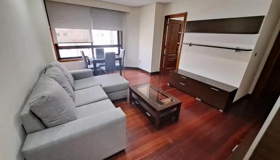 Sala d'estar de Pis de lloguer en Ourense Capital  amb Calefacció, Moblat i Forn