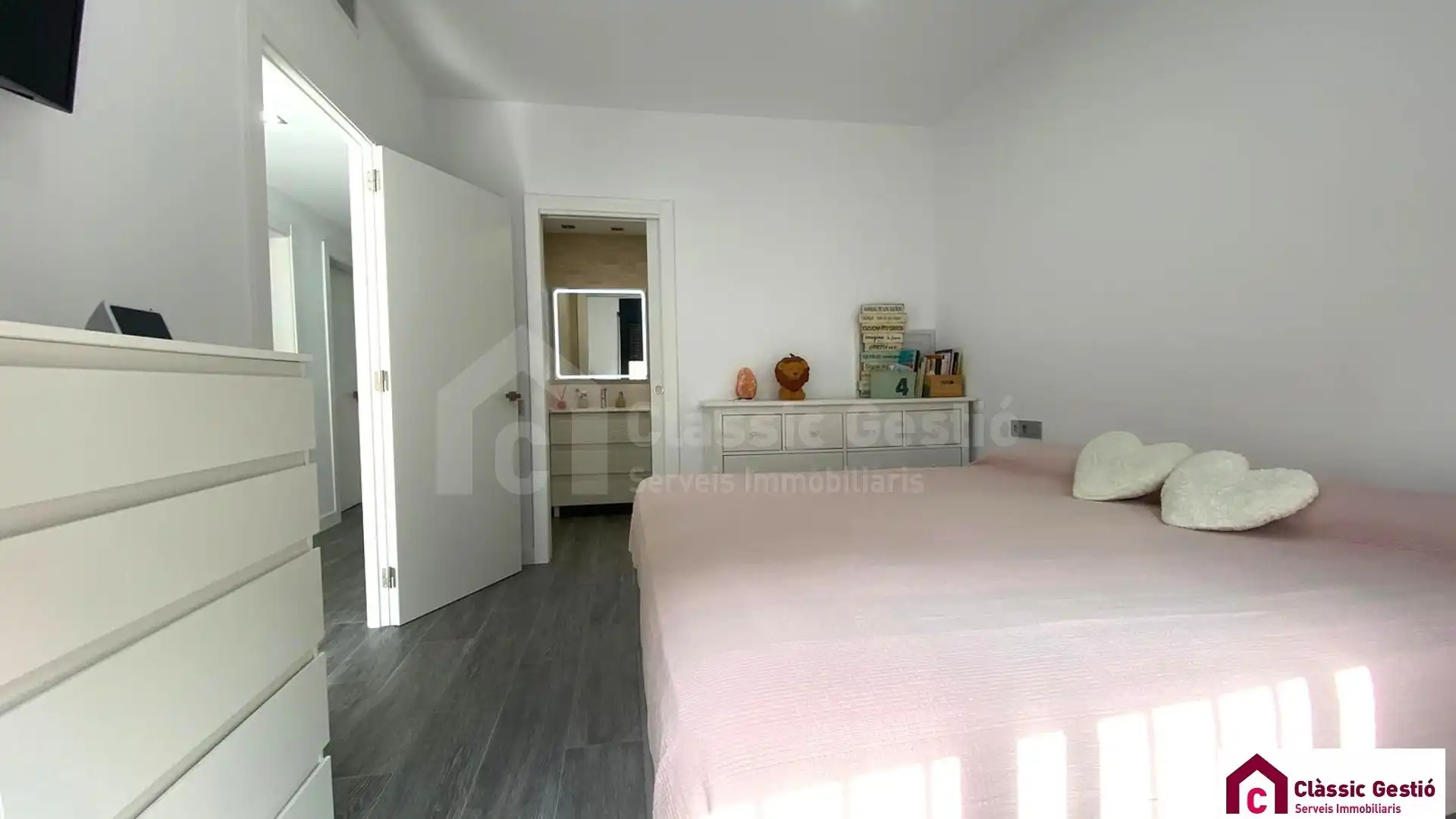 Bedroom of Houses for sale in Terrassa  with Air Conditioner, Heating and Terrace