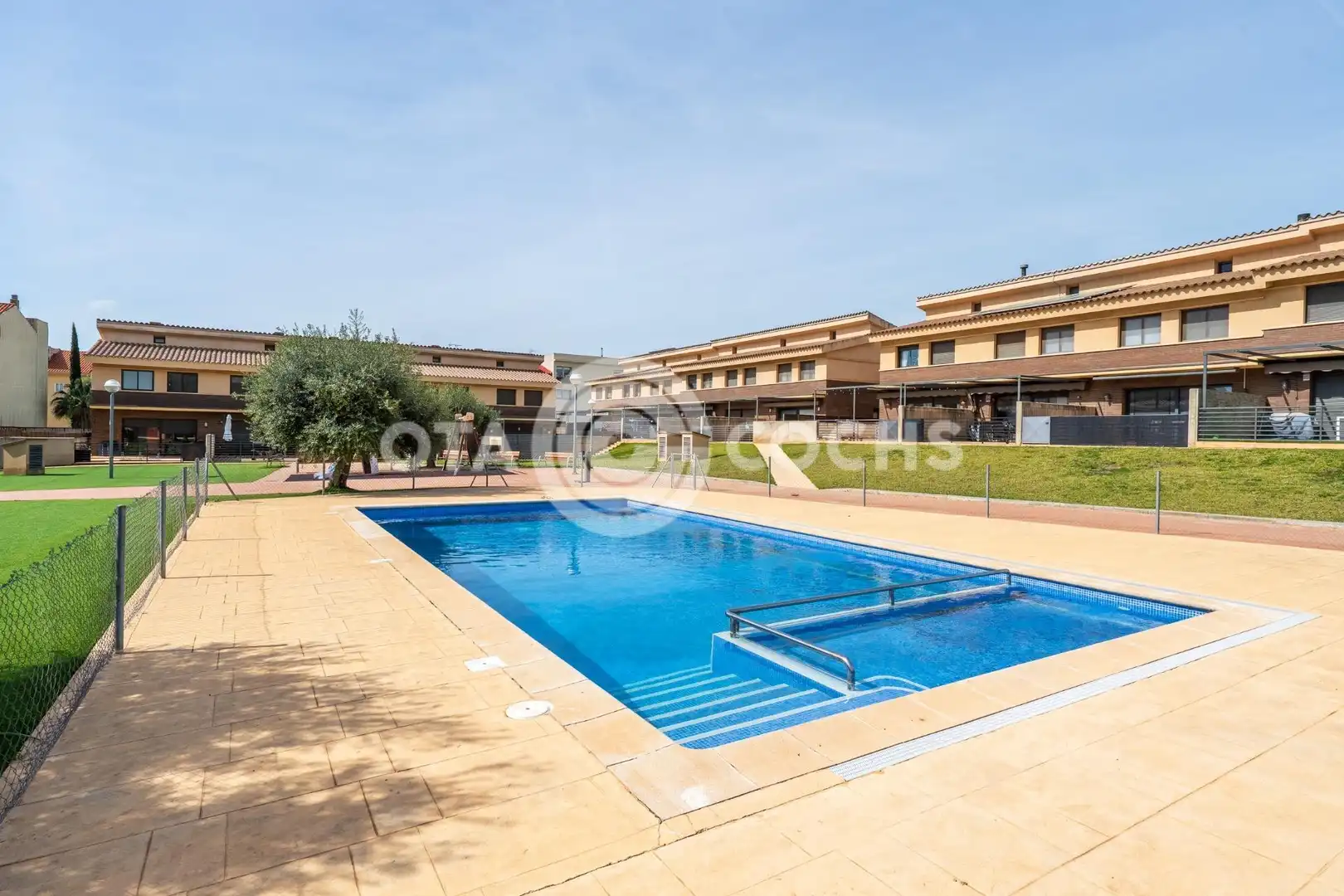 Piscina de Casa o chalet en venta en Montbrió del Camp con Aire acondicionado, Jardín privado y Piscina comunitaria
