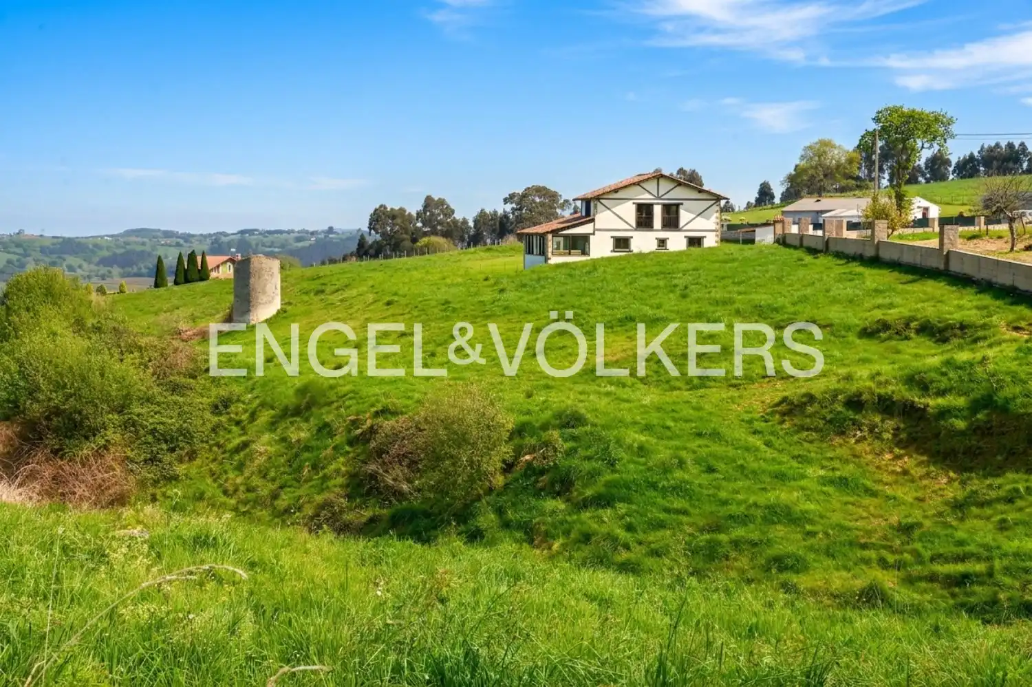 Finca rústica en venda en San Vicente de la Barquera amb Calefacció i Jardí privat