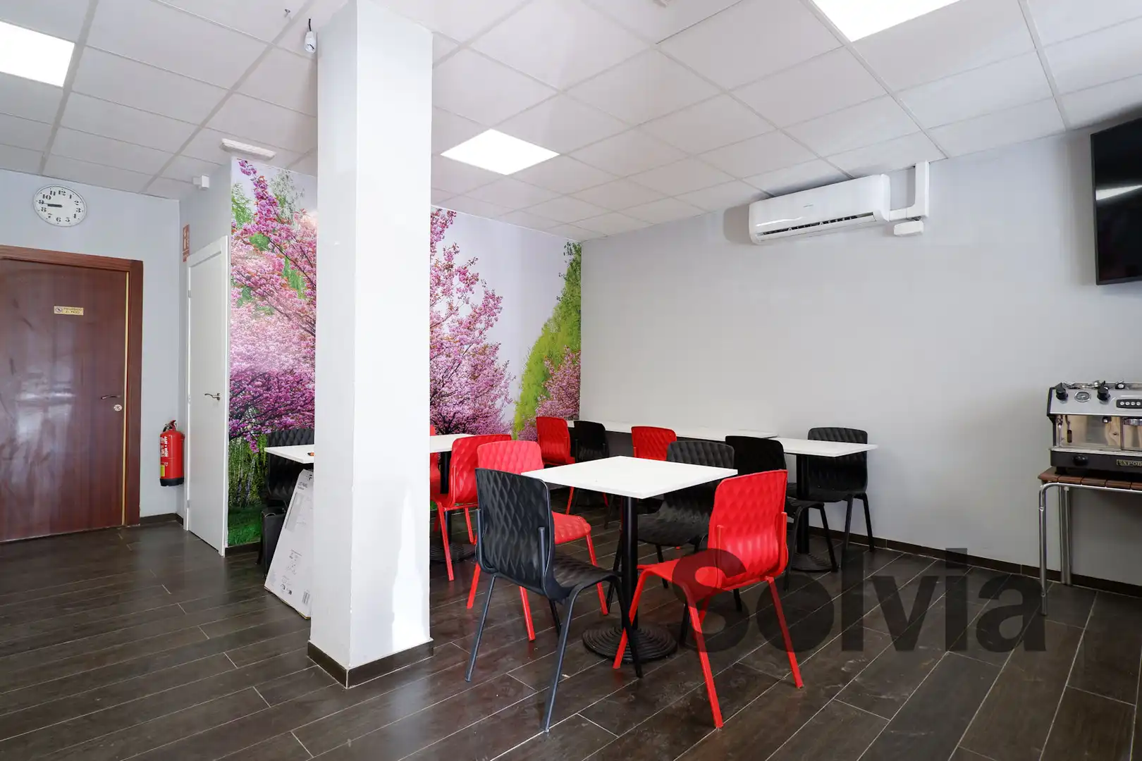 Commercial properties for sale in Avinguda de l'Advocat Fausto Caruana, El Baladre