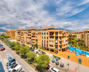 Vista exterior de Àtic en venda en Marbella amb Aire condicionat, Calefacció i Terrassa
