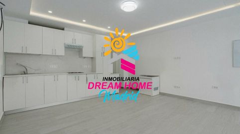 Foto 2 de Piso en venta en Avenida de Suecia, Nº 17, Los Cristianos, Arona
