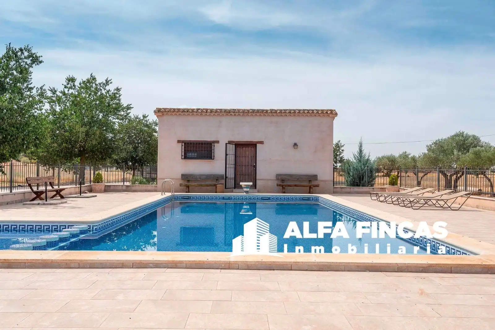 Vista exterior de Casa o chalet en venta en Vara de Rey con Calefacción, Terraza y Piscina