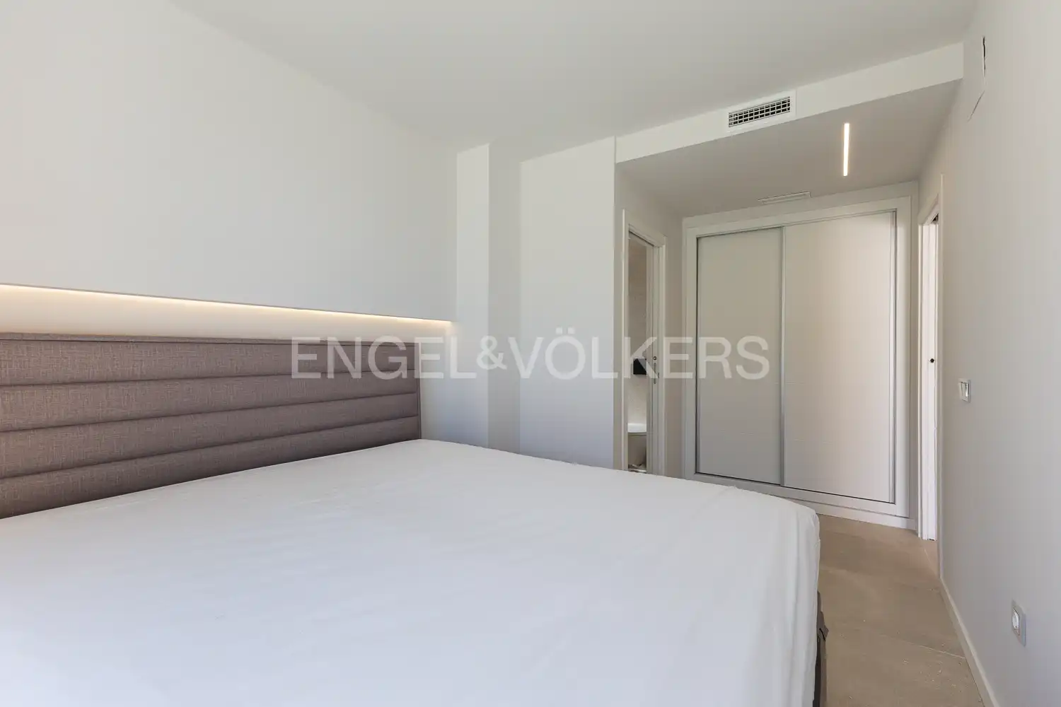 Schlafzimmer von Wohnung zur Miete in Dénia mit Klimaanlage, Heizung und Privatgarten