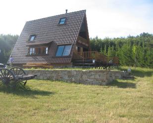 Exterior view of House or chalet for sale in Hoyos del Espino  with Heating, Private garden and Terrace