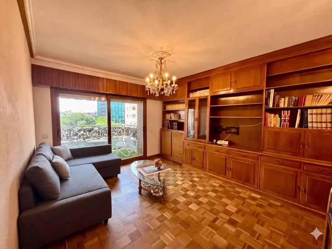 Sala d'estar de Pis de lloguer en Madrid amb Aire condicionat, Calefacció i Jardí privat
