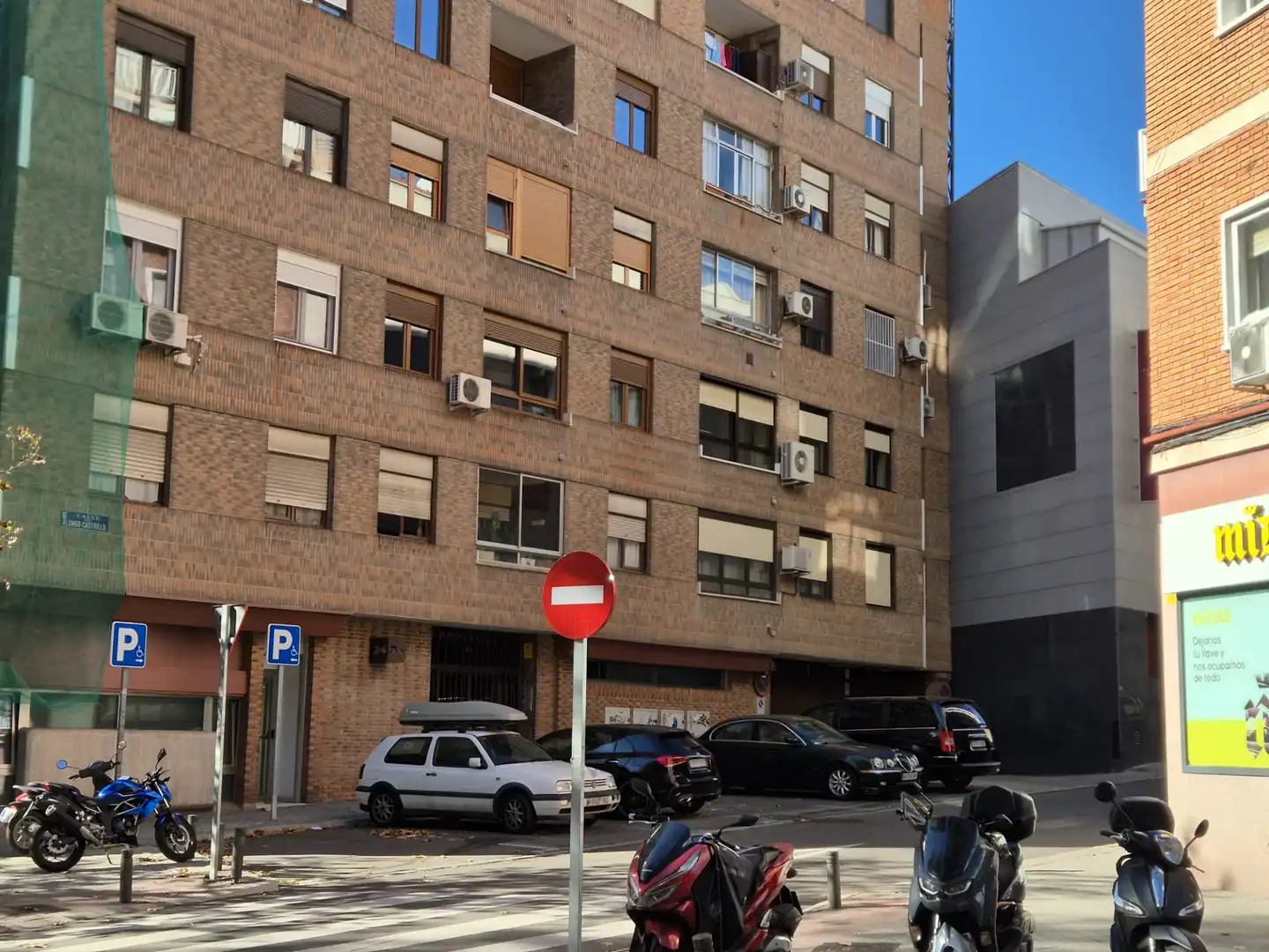 Exterior view of Garage for sale in Madrid