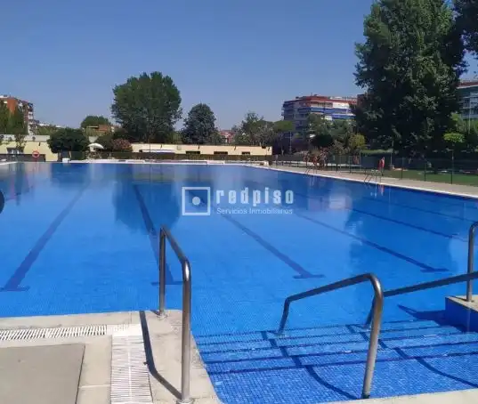 Swimming pool of Flat for sale in Alcorcón  with Heating, Private garden and Parquet flooring