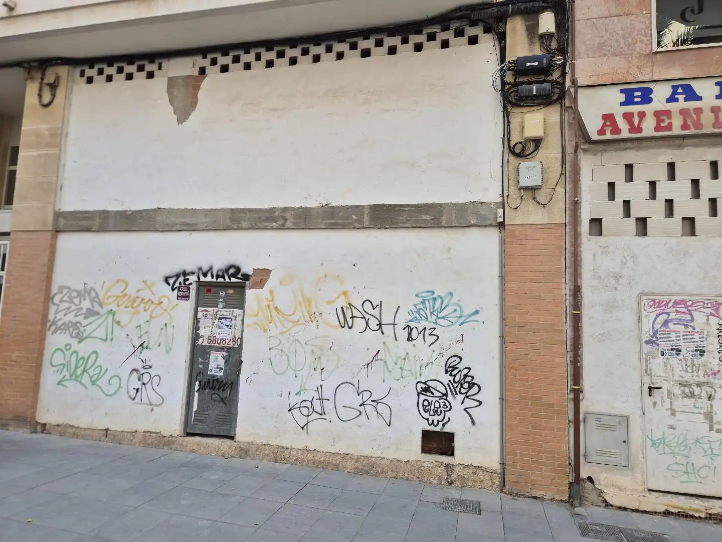 Local comercial en venta en Paruque Ruperto Chapí 4
