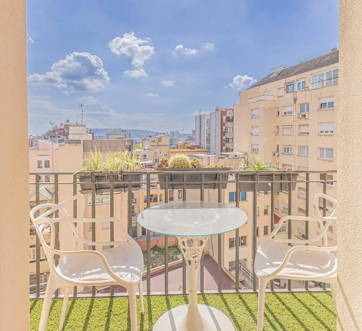 Appartement compact avec terrasse à vendre à Les Corts