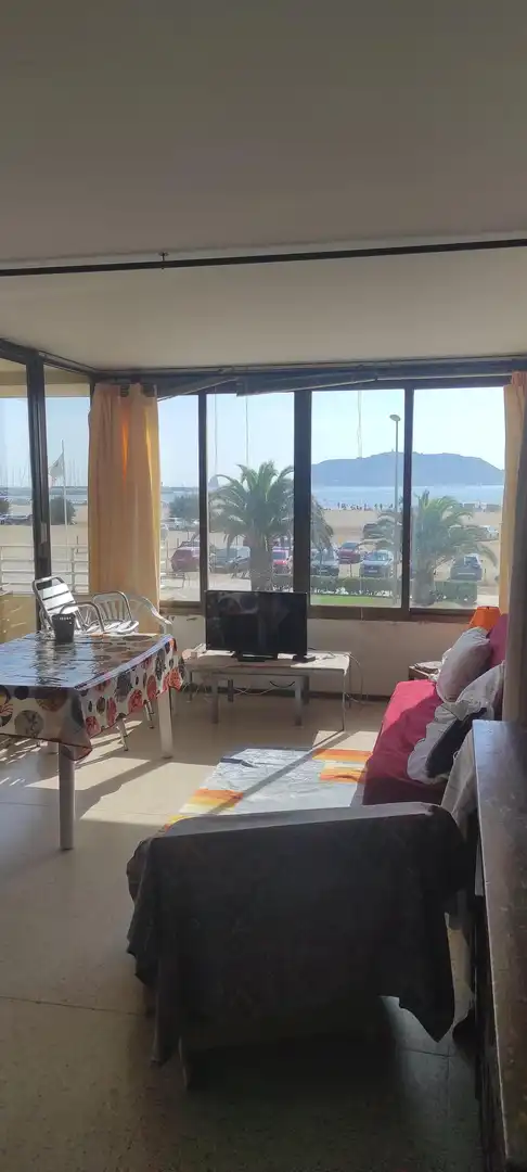Sala d'estar de Pis en venda en L'Estartit amb Terrassa, Moblat i Rentadora