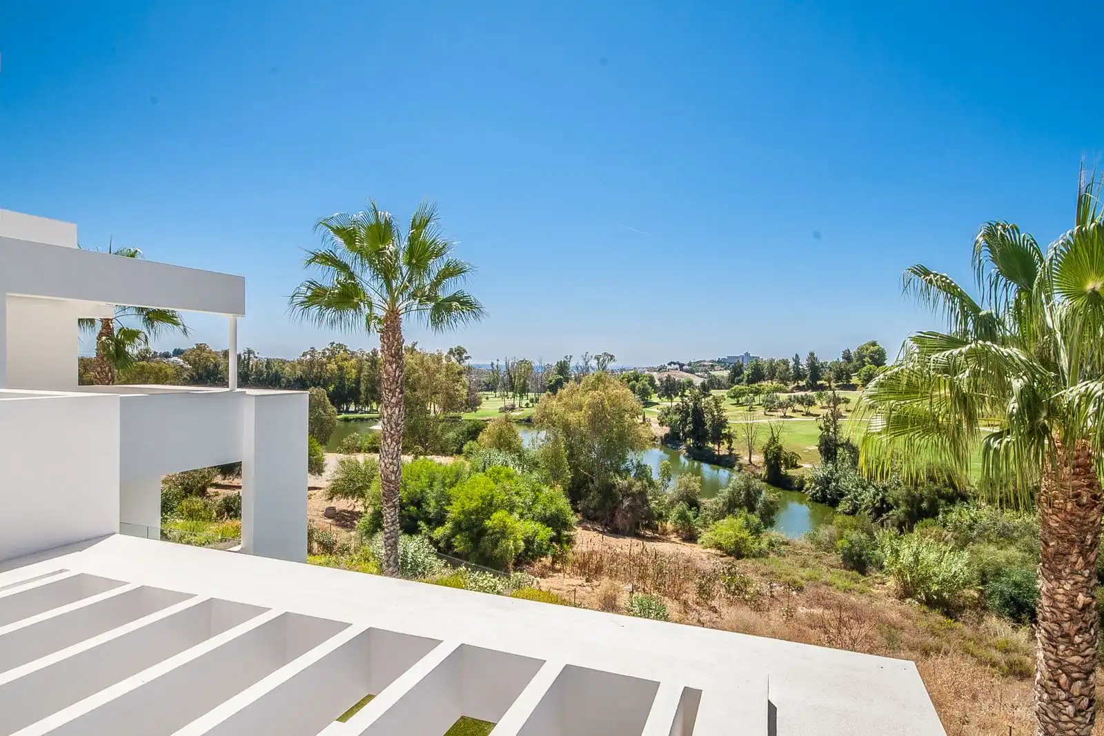 Terrassa de Apartament en venda en Estepona amb Aire condicionat, Traster i Piscina