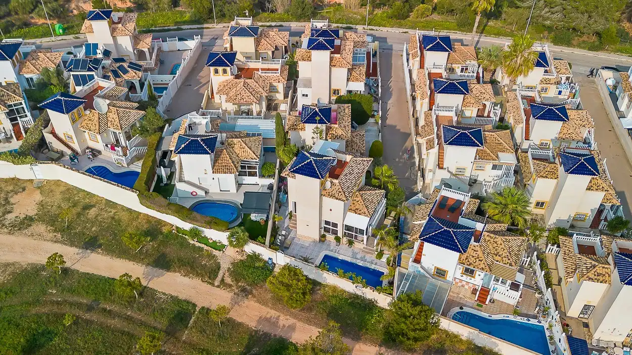 Vista exterior de Casa o xalet en venda en Orihuela amb Piscina