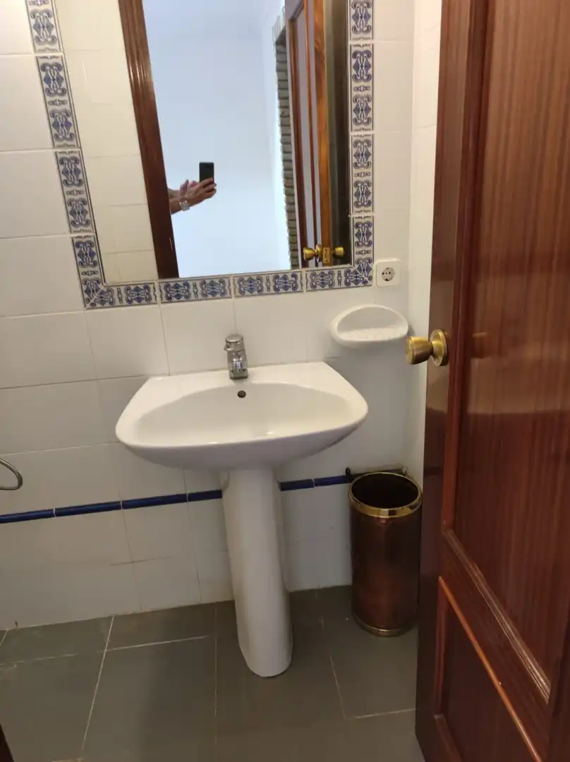 Bathroom of Houses for sale in Bollullos de la Mitación  with Air Conditioner, Heating and Private garden