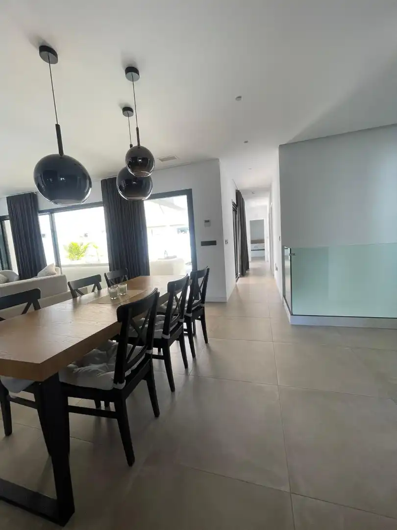 Comedor de Casa o chalet en venta en Chiclana de la Frontera con Aire acondicionado, Calefacción y Jardín privado