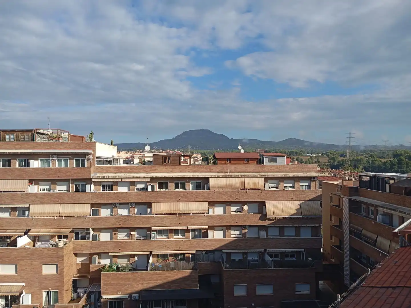 Vista exterior de Pis en venda en Terrassa amb Terrassa i Balcó