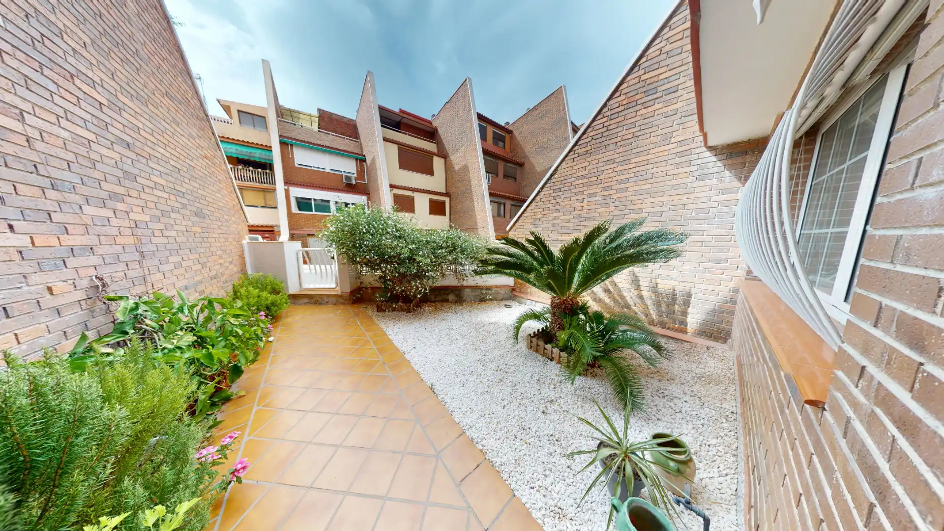 Jardín de Casa o chalet en venta en Alicante / Alacant con Aire acondicionado, Jardín privado y Terraza