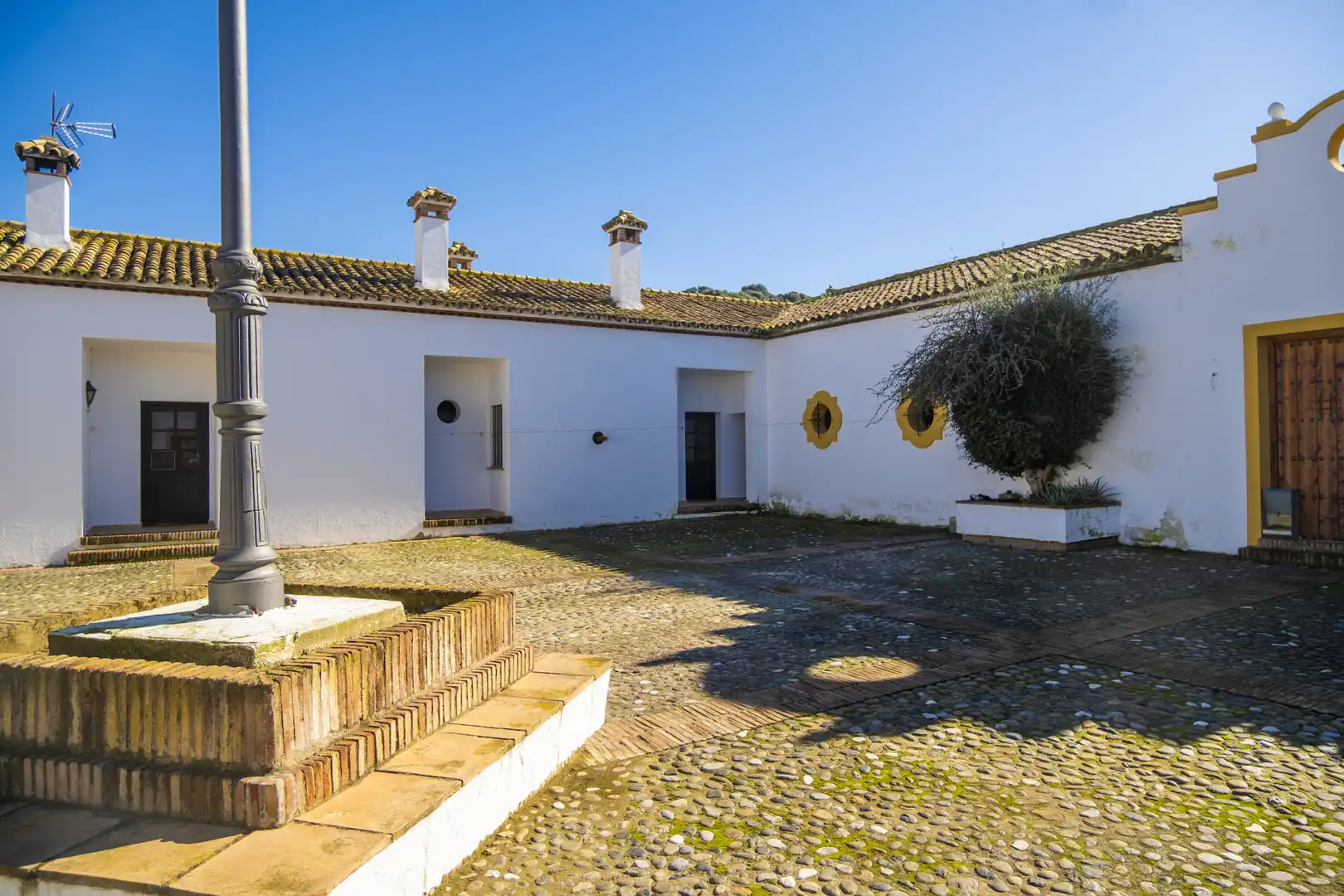 Vista exterior de Finca rústica en venda en San Martín del Tesorillo amb Aire condicionat, Jardí privat i Terrassa