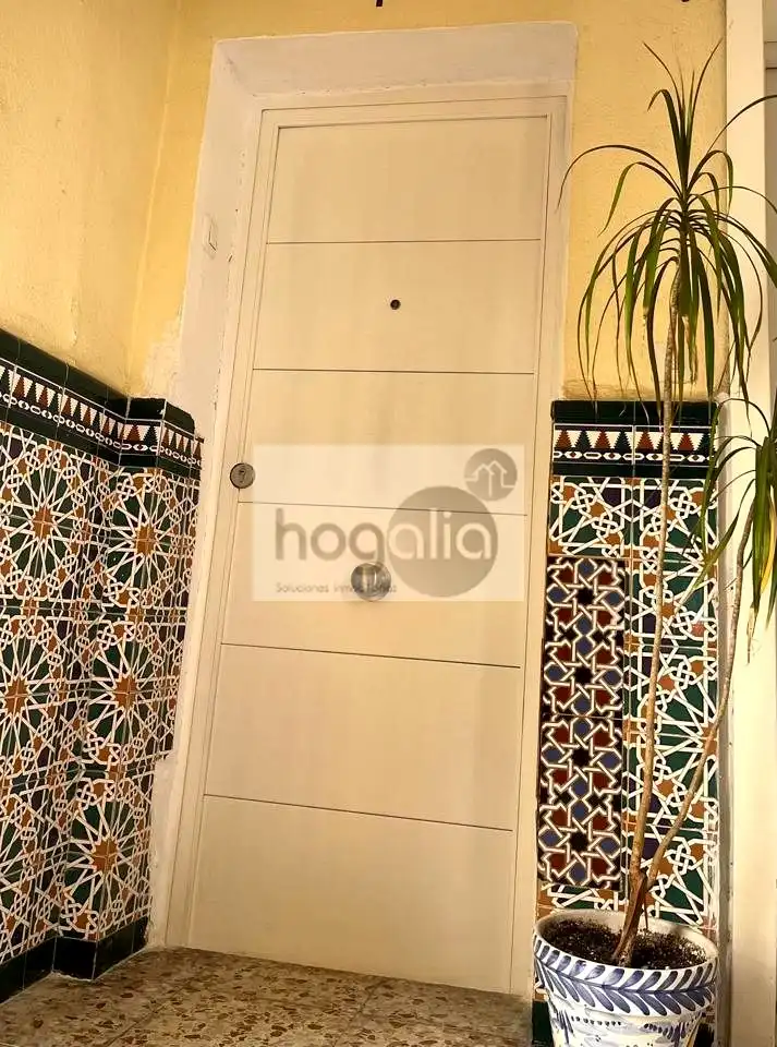 Planta baja de alquiler en Sevilla con Amueblado