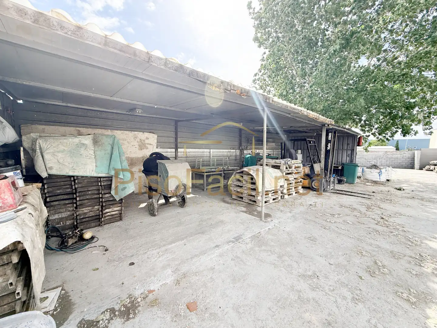 Nave industrial en venta en Casarrubuelos
