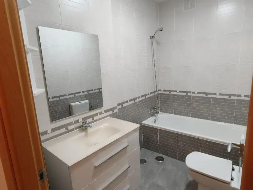 Bathroom of Flat for rent in Mocejón  with Furnished, Oven and Washing machine