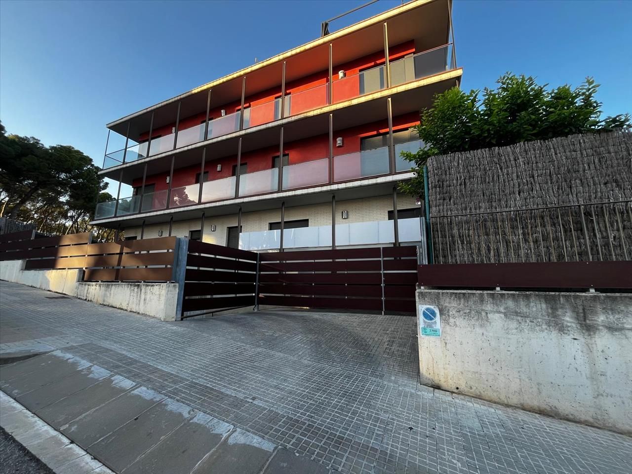 Vista exterior de Garatge en venda en Les Franqueses del Vallès