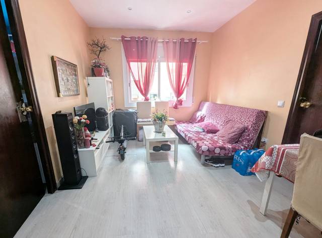 Piso en Venta en Carrer de Magalhães en El Poble Sec - Parc de Montjuïc