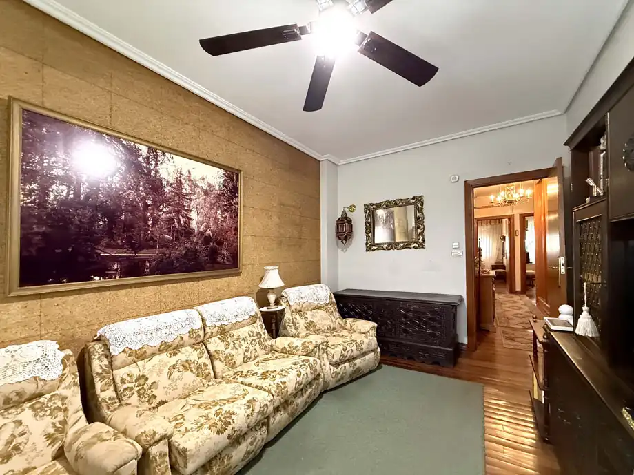 Sala de estar de Piso en venta en Vitoria - Gasteiz con Calefacción, Terraza y Trastero