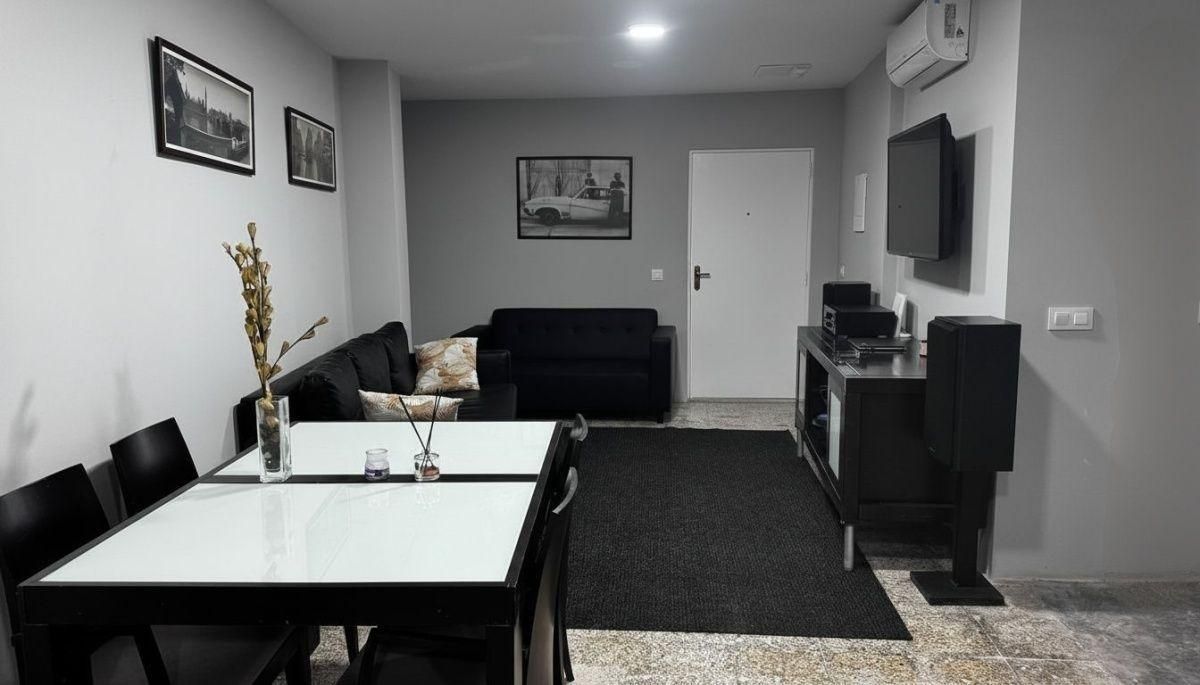 Sala d'estar de Local en venda en  Valencia Capital amb Aire condicionat