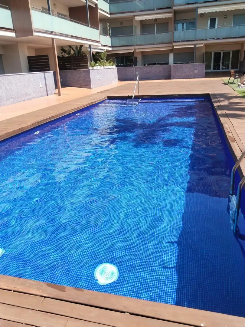 Schwimmbecken von Wohnung zum Verkauf in La Ràpita mit Klimaanlage, Heizung und Privatgarten