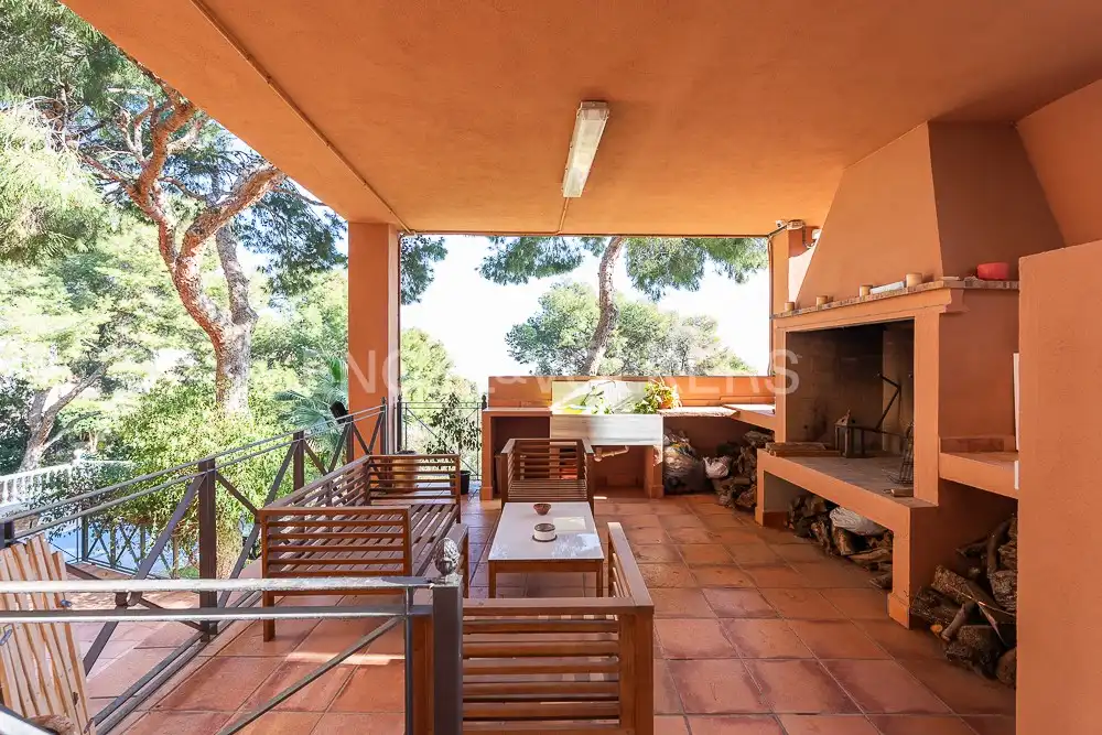 Terrassa de Casa o xalet en venda en Sagunto / Sagunt amb Calefacció, Jardí privat i Parquet