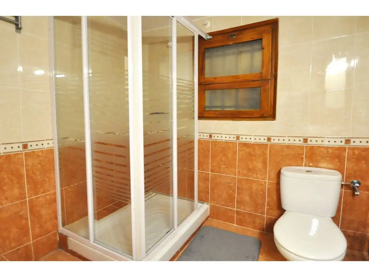 Baño de Piso en venta en Lloret de Mar con Aire acondicionado, Trastero y Amueblado