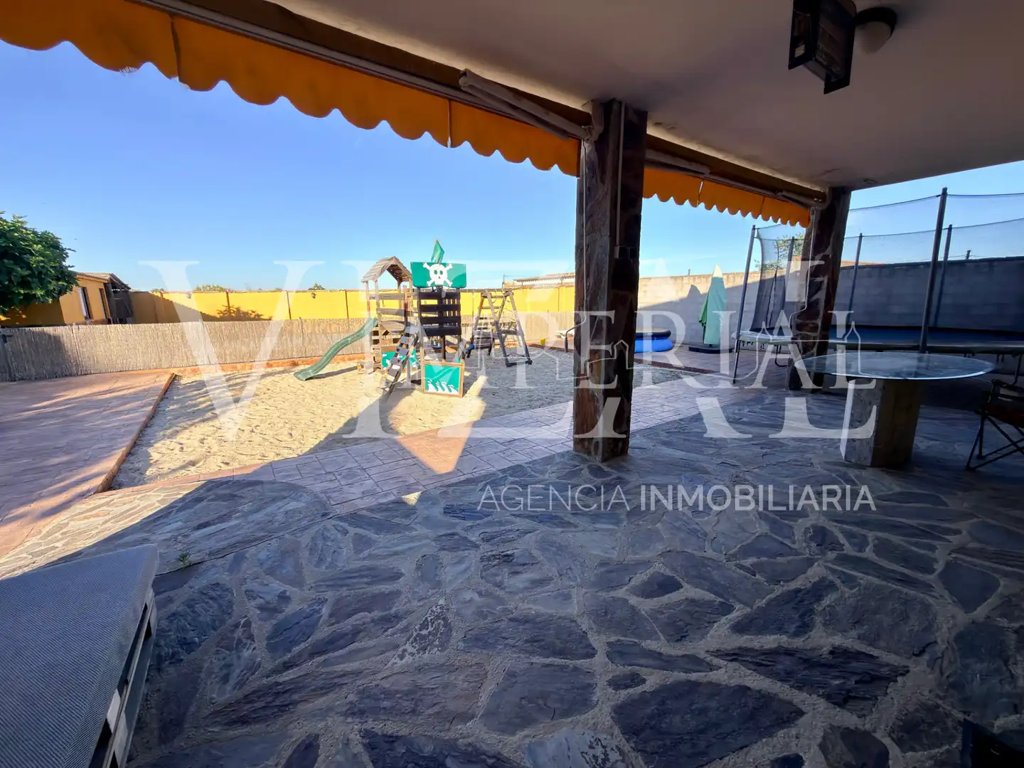 Terrasse von Haus oder Chalet zum Verkauf in El Viso de San Juan mit Klimaanlage, Heizung und Privatgarten