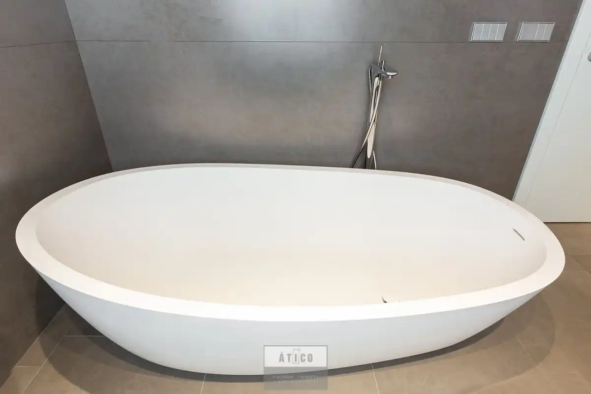 Badezimmer von Dachboden zum Verkauf in Barcelona mit Klimaanlage, Heizung und Terrasse