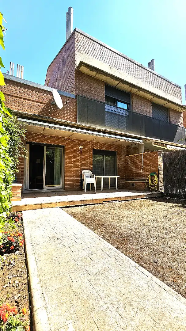 Terraza de Casa adosada en venta en Zaragoza con Aire acondicionado, Calefacción y Jardín privado
