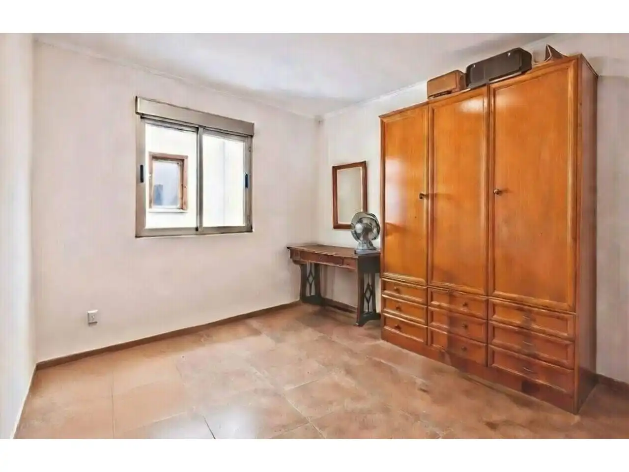 Dormitori de Casa o xalet en venda en Castellón de la Plana / Castelló de la Plana amb Jardí privat i Moblat