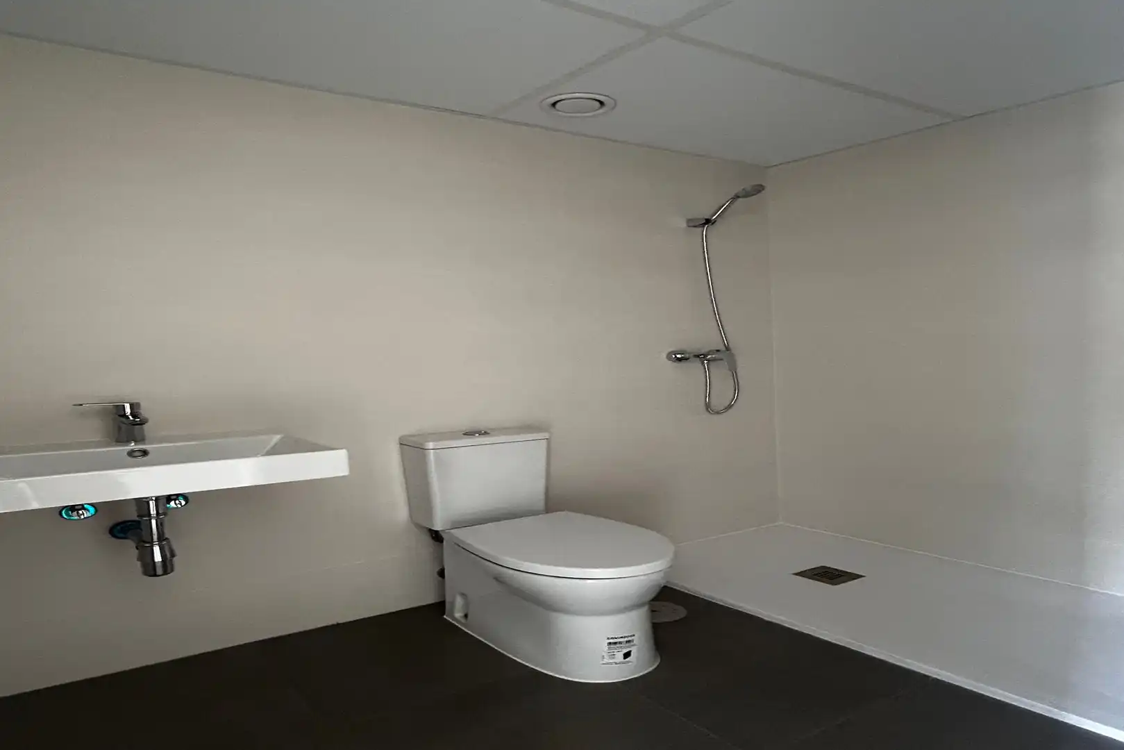 Badezimmer von Dachboden zur Miete in Fuengirola mit Terrasse