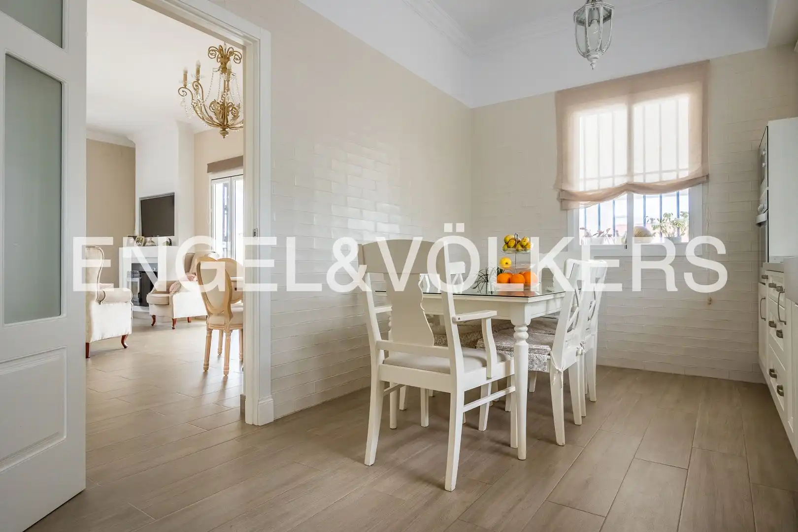 Comedor de Finca rústica en venta en Lora del Río con Aire acondicionado, Calefacción y Jardín privado