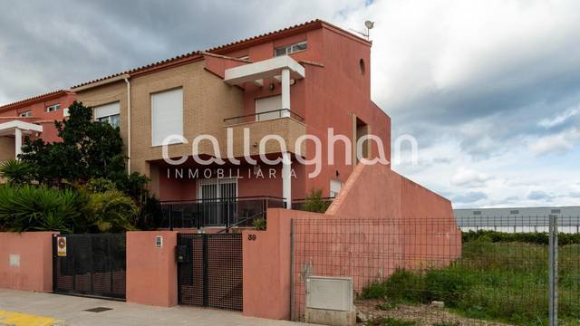 Casa adosada en Venta en Calle GERMANIES DE LES en El Real de Gandia