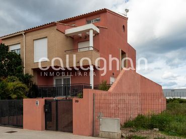 Casa bifamiliare con piscina in vendita a Calle GERMANIES DE LES