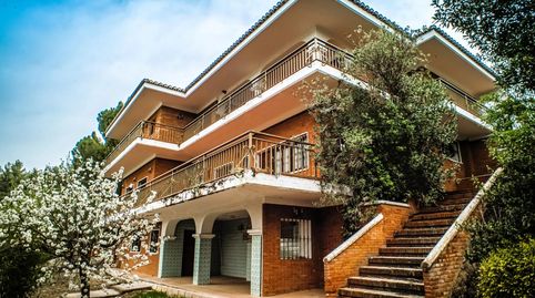 Complejo DeportivoClub de tenis y Casa en Venta