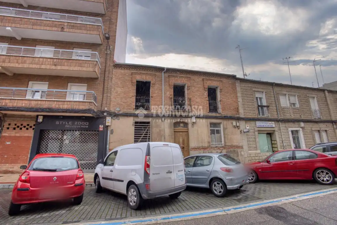 Vista exterior de Edifici en venda en Valladolid