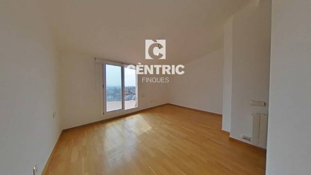 Dúplex en Venta en Vallparadís - Antic Poble de Sant Pere