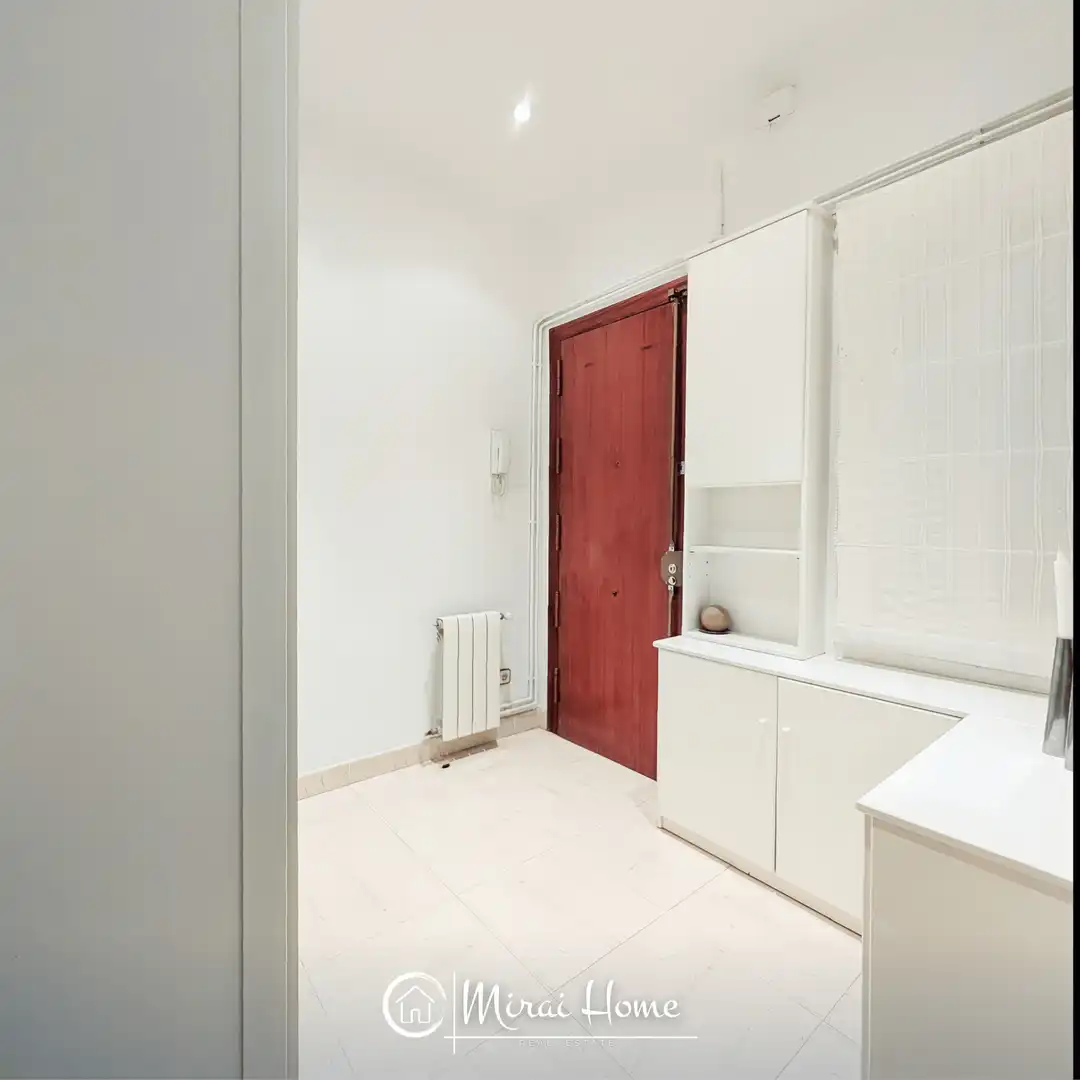 Piso en venta en Barcelona con Calefacción, Amueblado y Horno