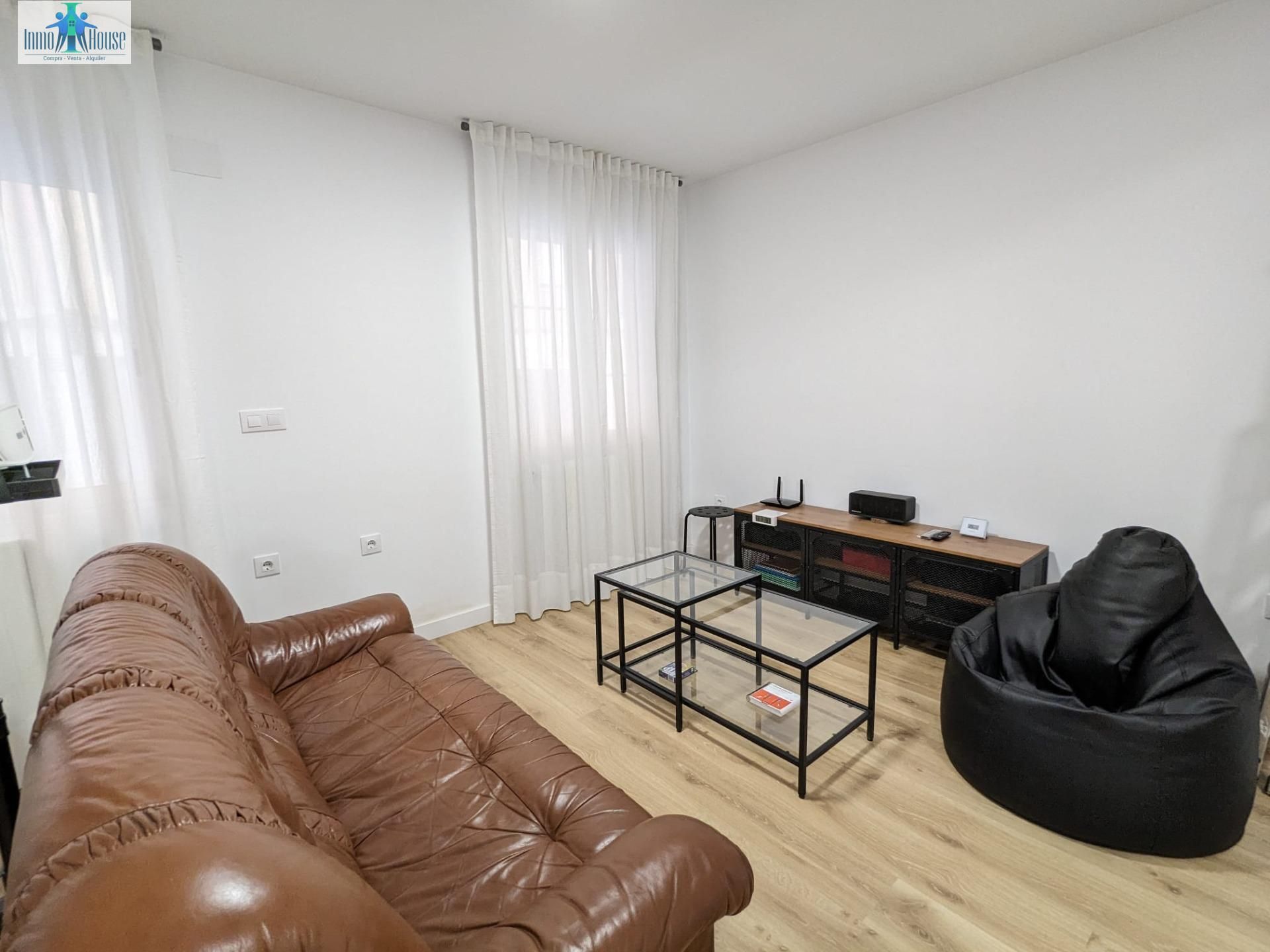 Sala d'estar de Planta baixa de lloguer en  Albacete Capital amb Calefacció