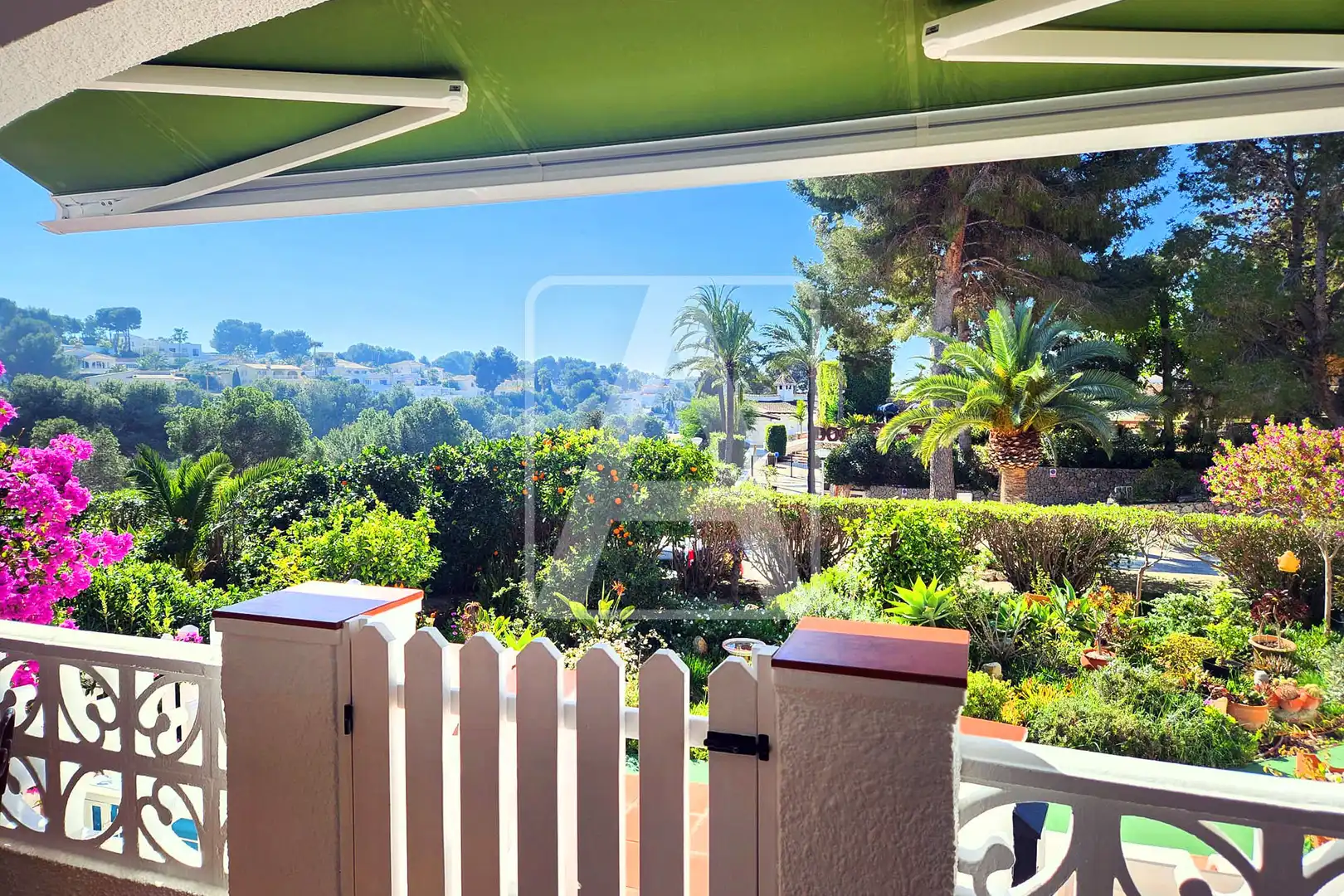 Terrassa de Casa adosada en venda en Benissa amb Aire condicionat, Calefacció i Jardí privat