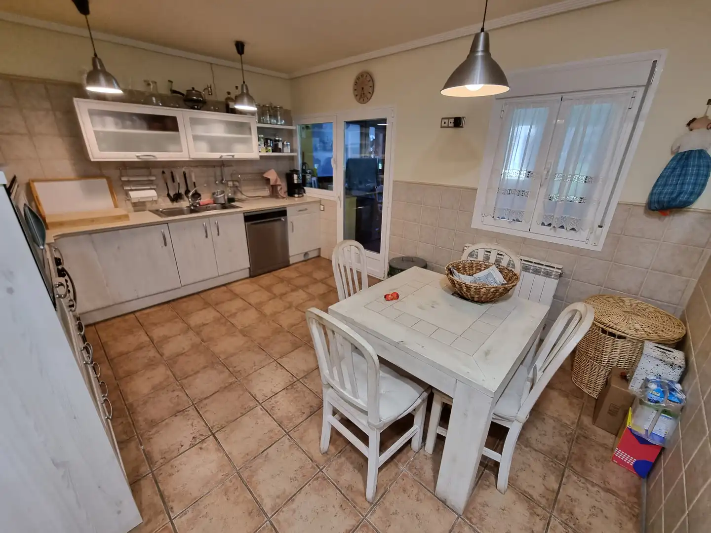Kitchen of Houses for sale in Laguna de Duero  with Terrace, Storage room and Swimming Pool