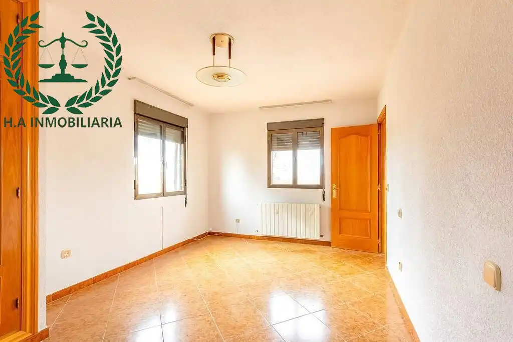 Exterior view of Houses for sale in Pedrezuela  with Air Conditioner, Heating and Terrace