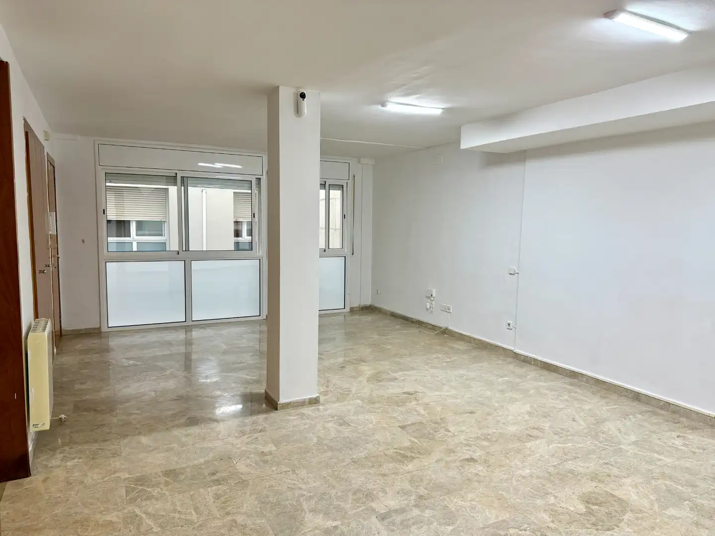 Wohnung zum Verkauf in Barcelona mit Heizung, Terrasse und Alarm